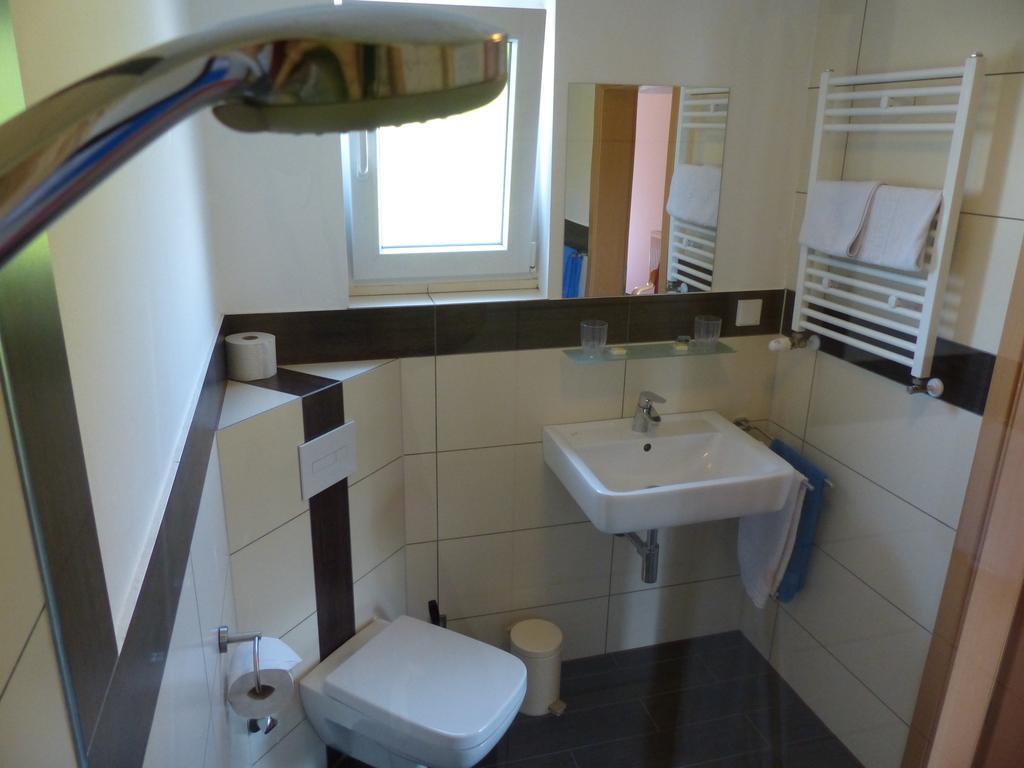Hotel Haus Der Gastlichkeit à Ratingen Extérieur photo