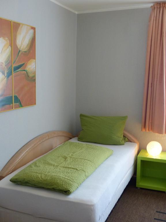 Hotel Haus Der Gastlichkeit à Ratingen Extérieur photo