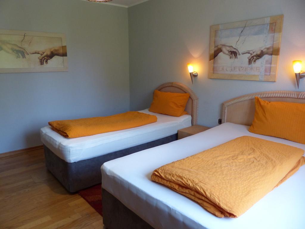 Hotel Haus Der Gastlichkeit à Ratingen Extérieur photo