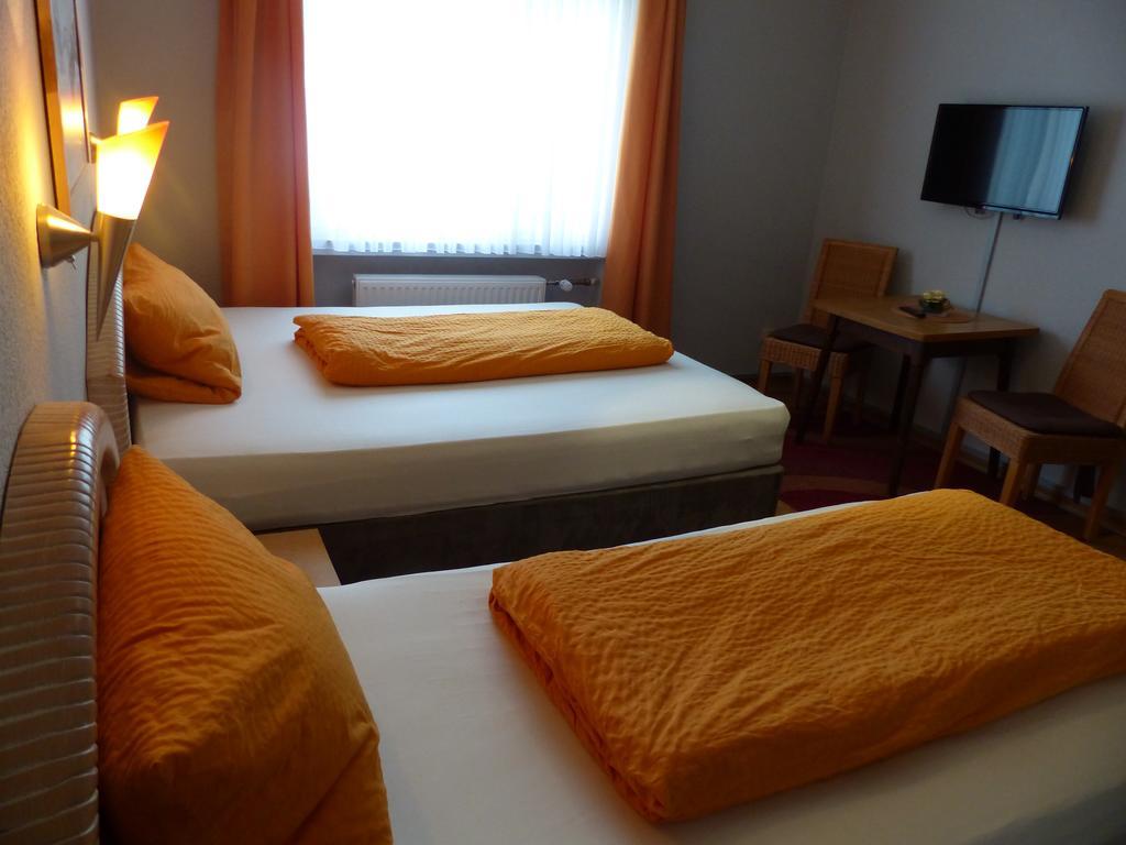 Hotel Haus Der Gastlichkeit à Ratingen Extérieur photo