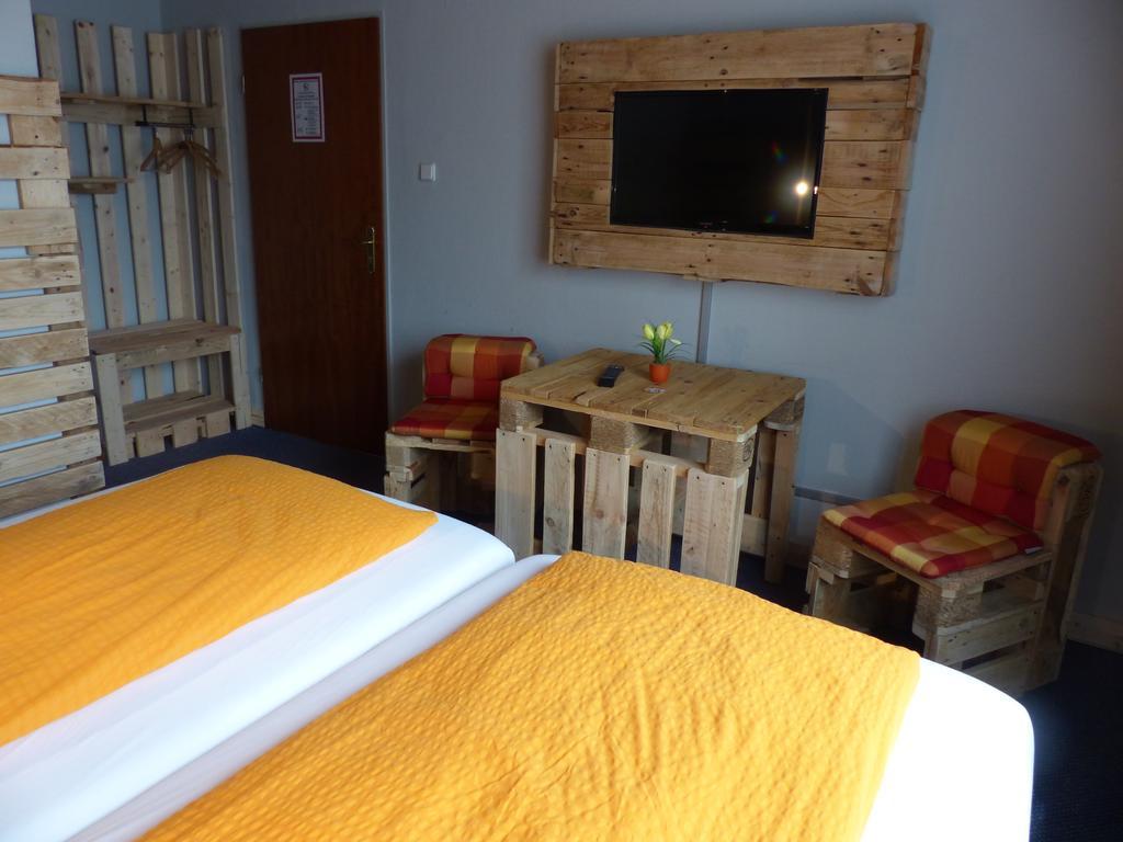 Hotel Haus Der Gastlichkeit à Ratingen Extérieur photo